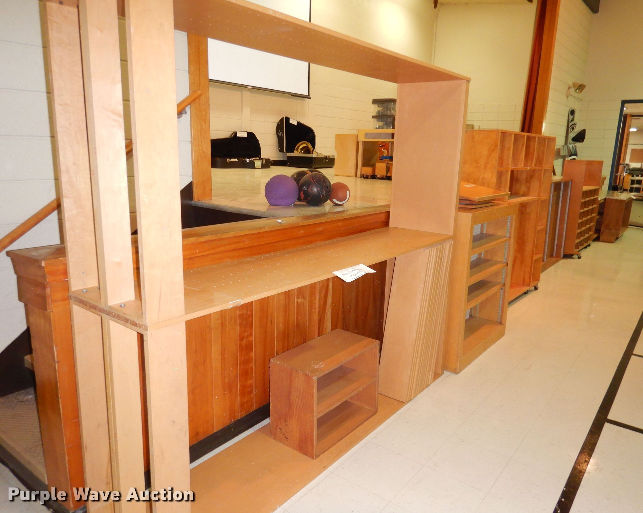 Furniture in Leawood, KS Item KM9462 sold Purple Wave