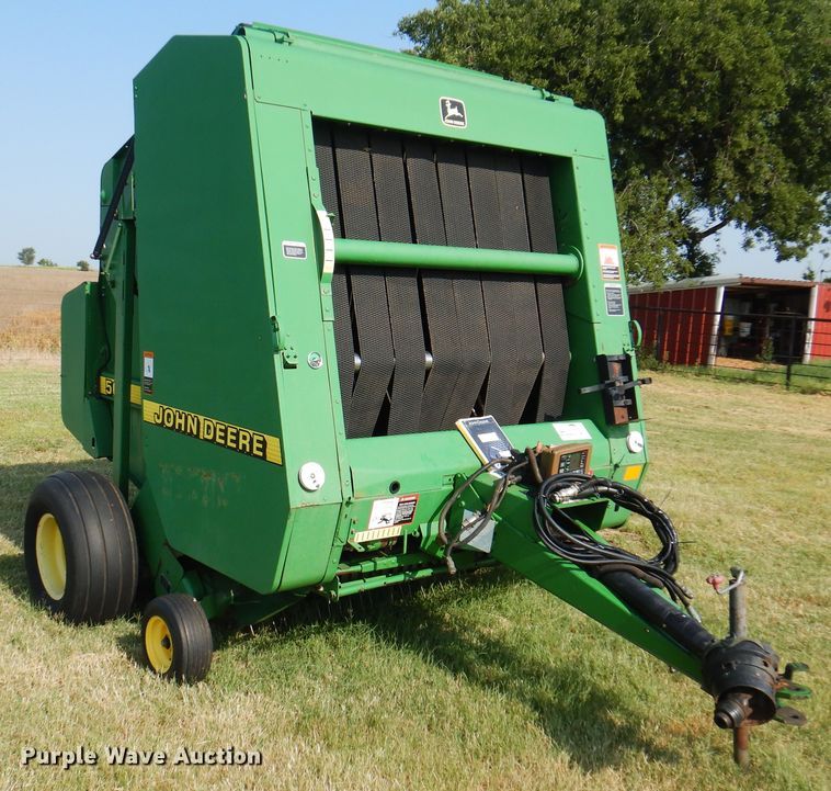 image for item DI5278 1998 John Deere 566  round baler