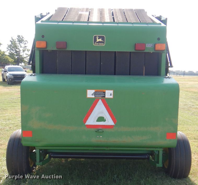 image for item DI5278 1998 John Deere 566  round baler