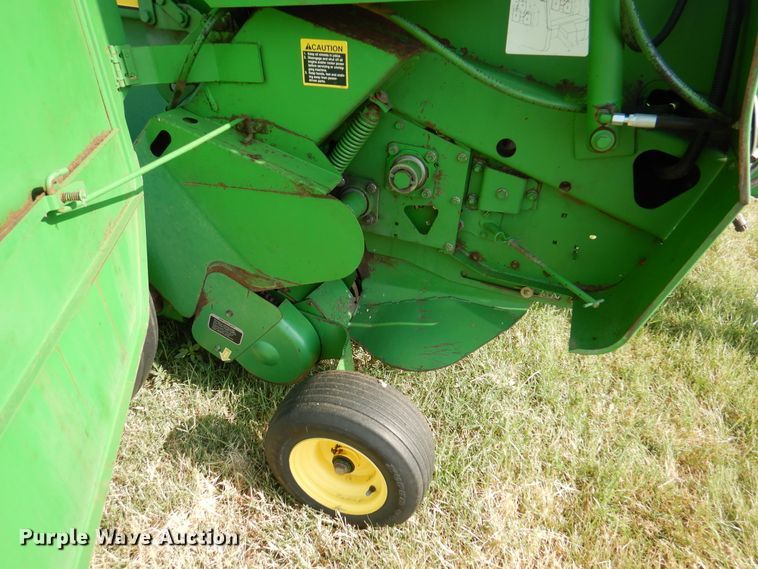 image for item DI5278 1998 John Deere 566  round baler