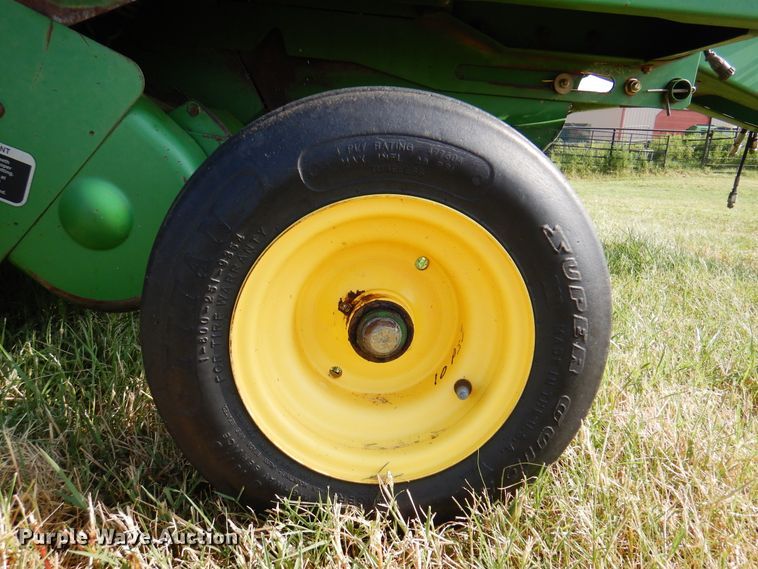 image for item DI5278 1998 John Deere 566  round baler