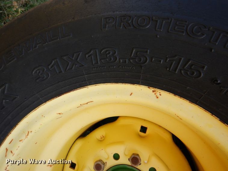 image for item DI5278 1998 John Deere 566  round baler