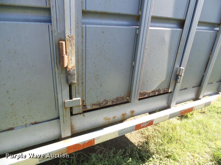 image for item DI5680 1998 Travalong  livestock trailer