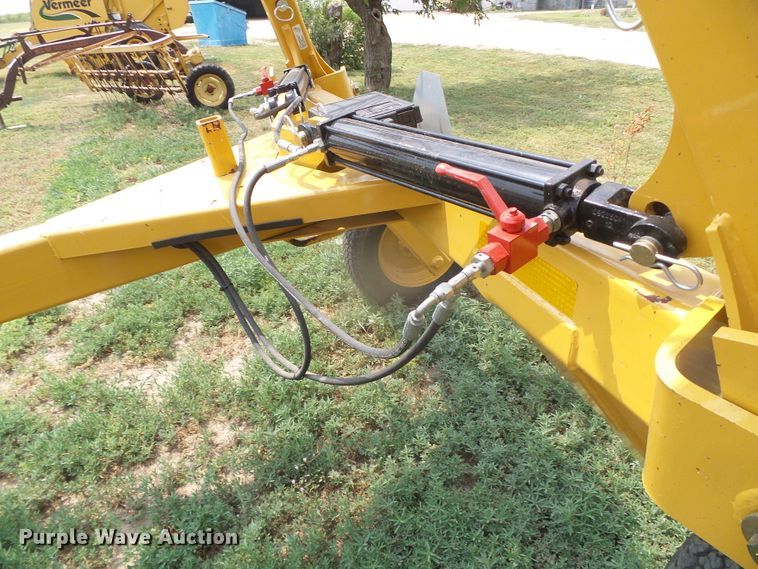 image for item DI5684 Vermeer VR1224  hay rake