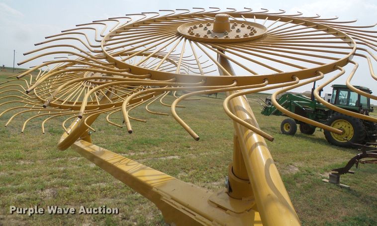 image for item DI5684 Vermeer VR1224  hay rake