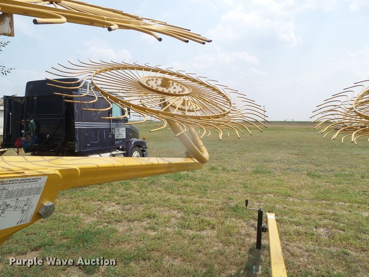 image for item DI5684 Vermeer VR1224  hay rake