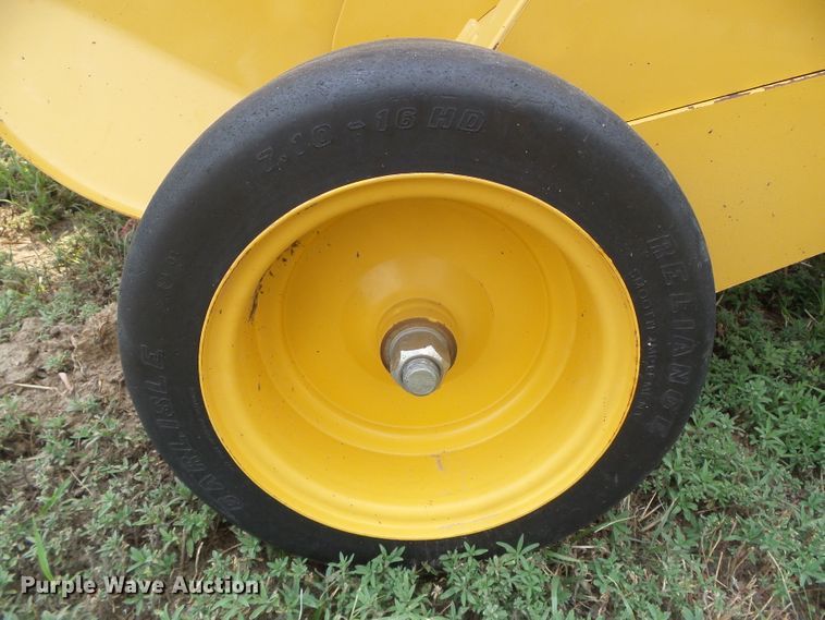 image for item DI5685 Vermeer 605M  round baler
