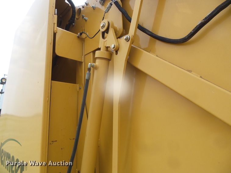 image for item DI5685 Vermeer 605M  round baler