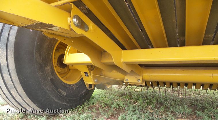 image for item DI5685 Vermeer 605M  round baler