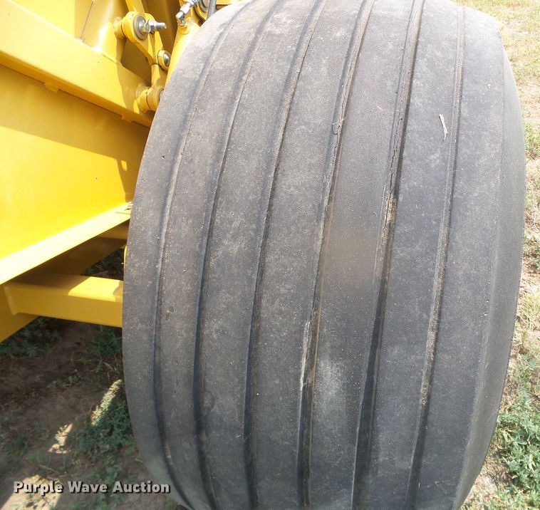 image for item DI5685 Vermeer 605M  round baler