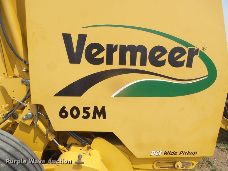 image for item DI5685 Vermeer 605M  round baler
