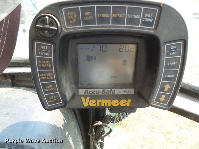 image for item DI5685 Vermeer 605M  round baler