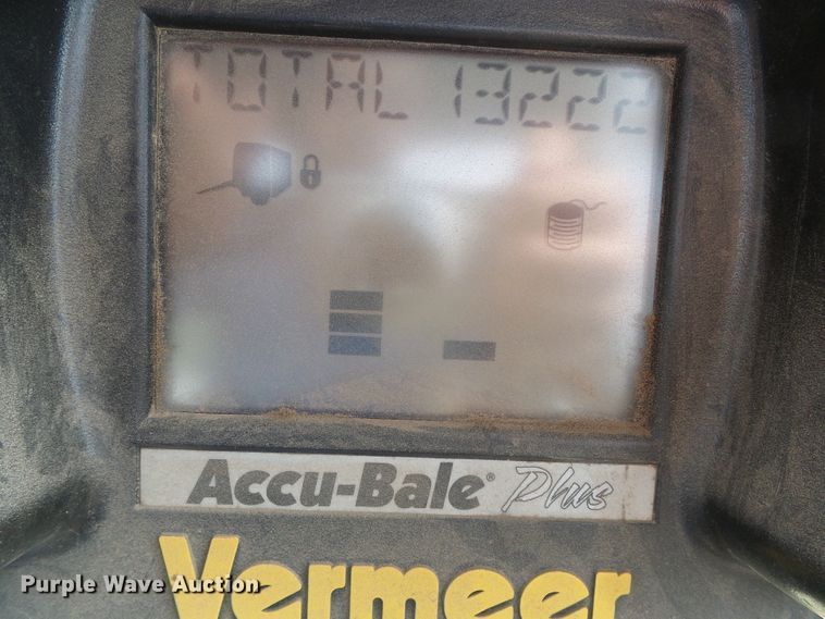 image for item DI5685 Vermeer 605M  round baler