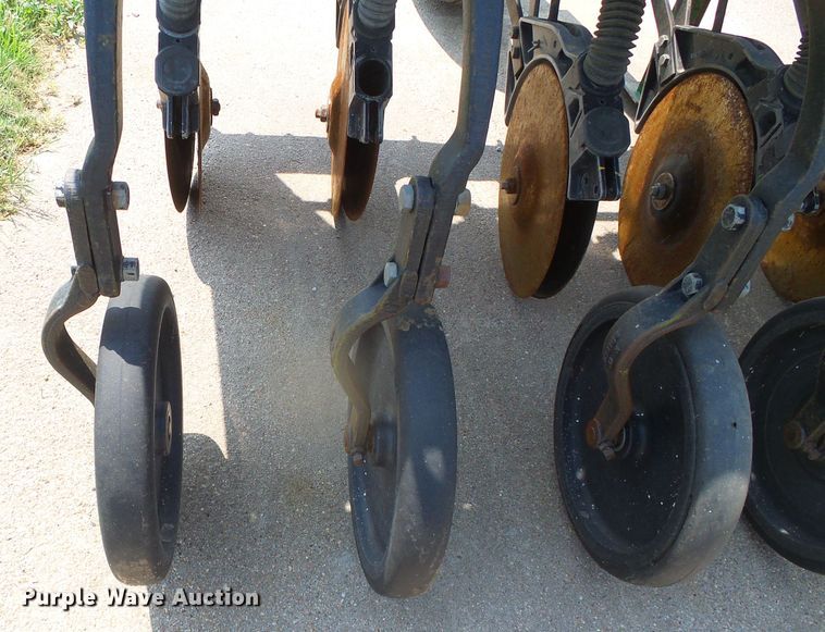 image for item DI5687 John Deere 520  grain drill