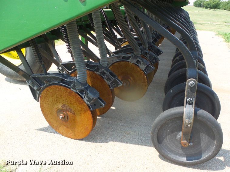 image for item DI5687 John Deere 520  grain drill