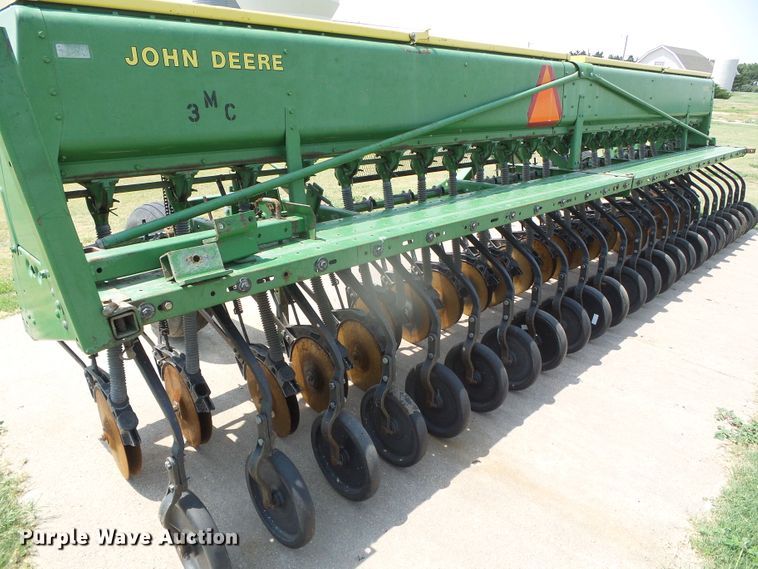 image for item DI5687 John Deere 520  grain drill
