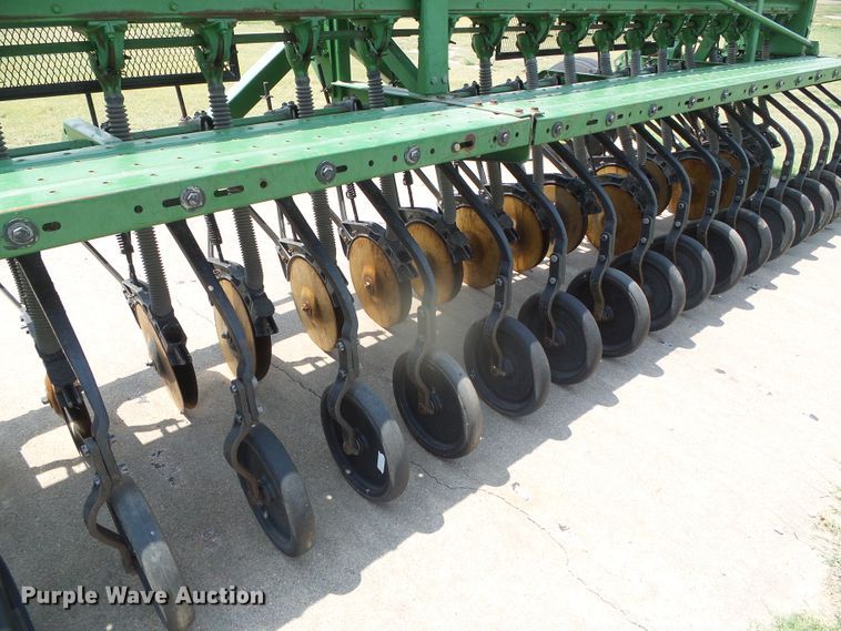 image for item DI5687 John Deere 520  grain drill