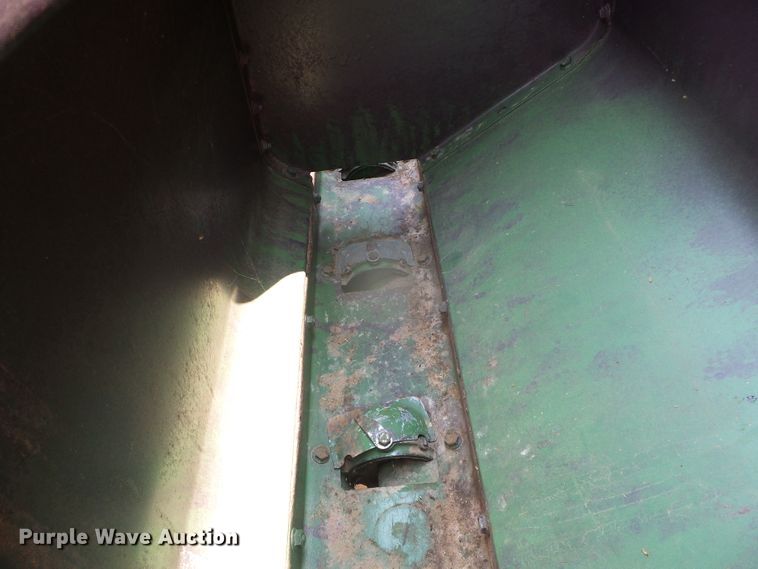 image for item DI5687 John Deere 520  grain drill