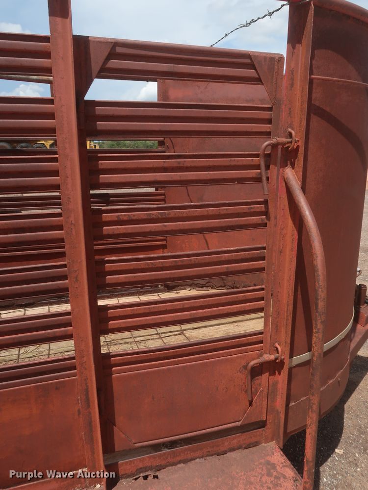 image for item DJ1934 W-W  livestock trailer