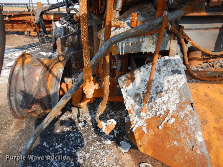 image for item DK8132 2009 John Deere 9770  combine