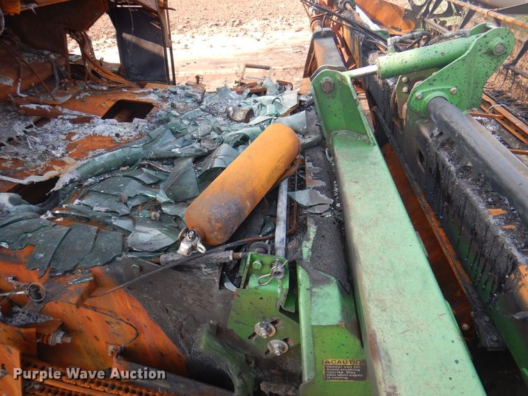 image for item DK8132 2009 John Deere 9770  combine