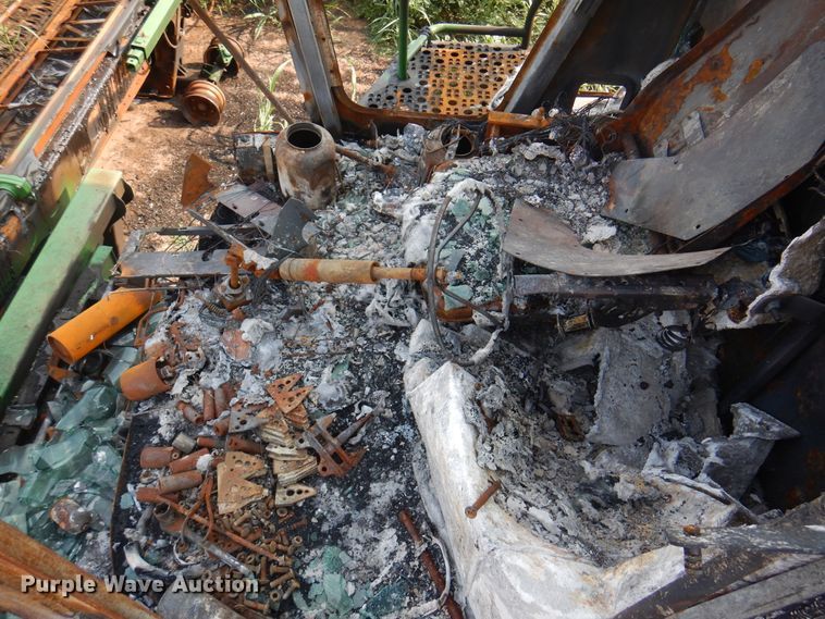 image for item DK8132 2009 John Deere 9770  combine