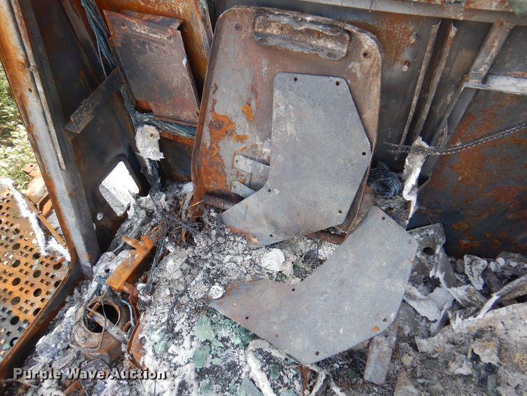 image for item DK8132 2009 John Deere 9770  combine