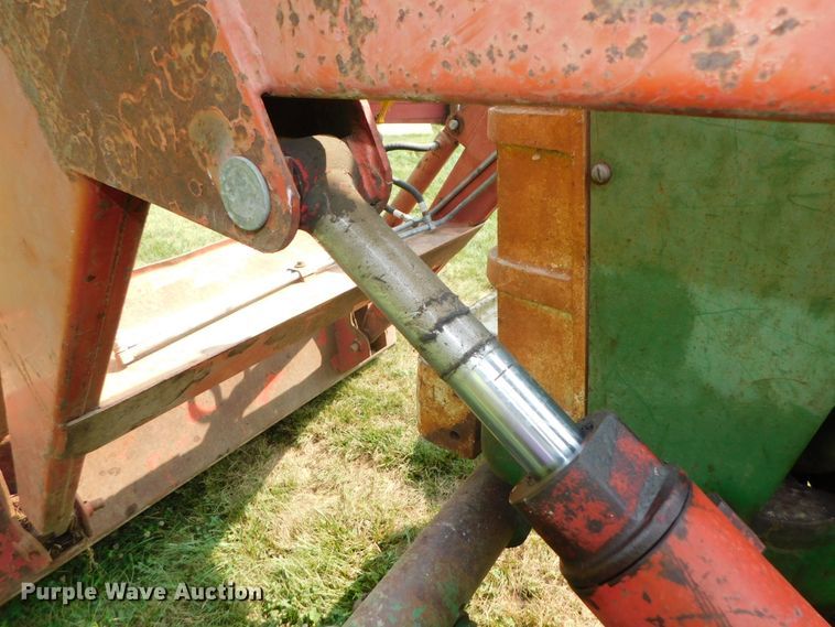 image for item DK8635 1966 Oliver 1850  tractor