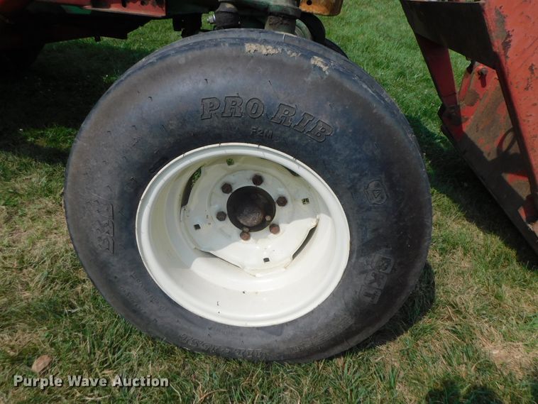 image for item DK8635 1966 Oliver 1850  tractor