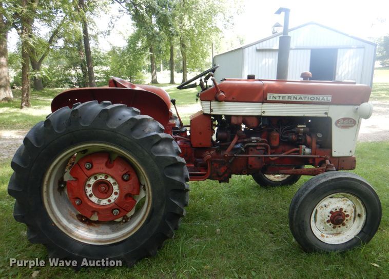 image for item DL0098 International 340 Utility  tractor