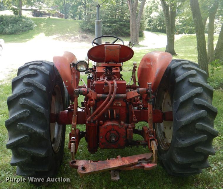 image for item DL0098 International 340 Utility  tractor
