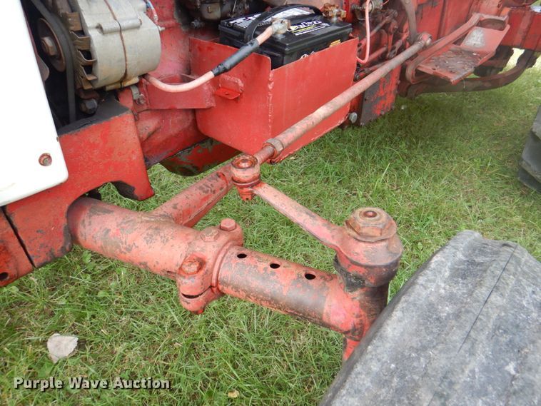 image for item DL0098 International 340 Utility  tractor