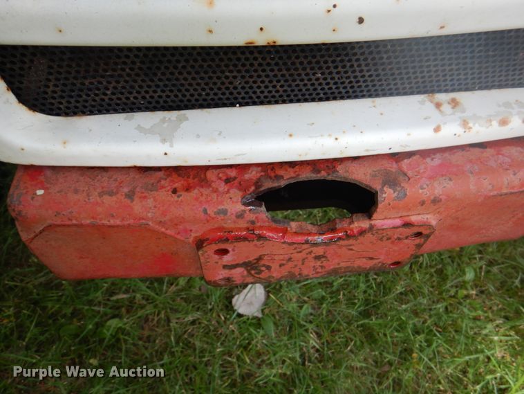 image for item DL0098 International 340 Utility  tractor