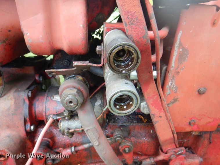 image for item DL0098 International 340 Utility  tractor