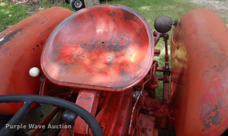 image for item DL0098 International 340 Utility  tractor