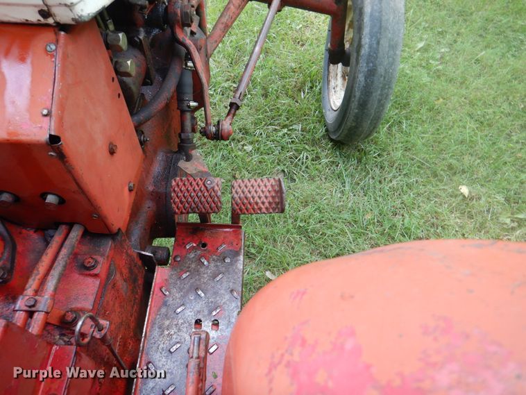 image for item DL0098 International 340 Utility  tractor