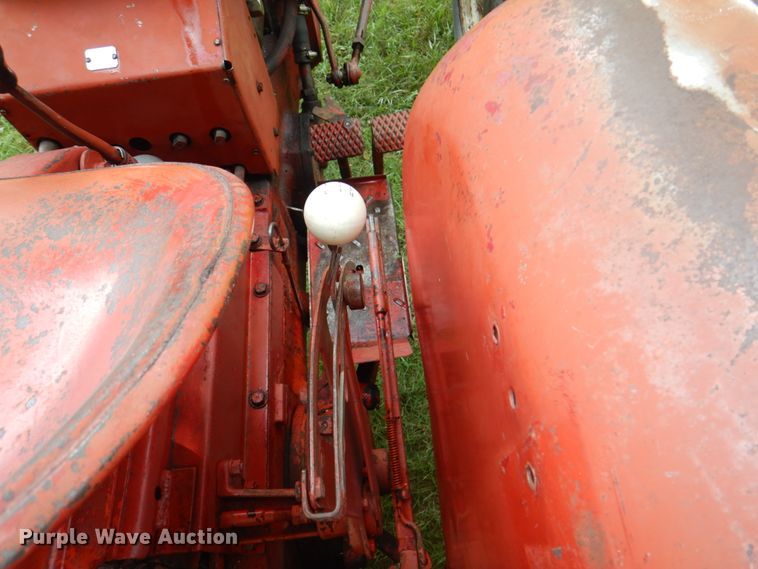 image for item DL0098 International 340 Utility  tractor