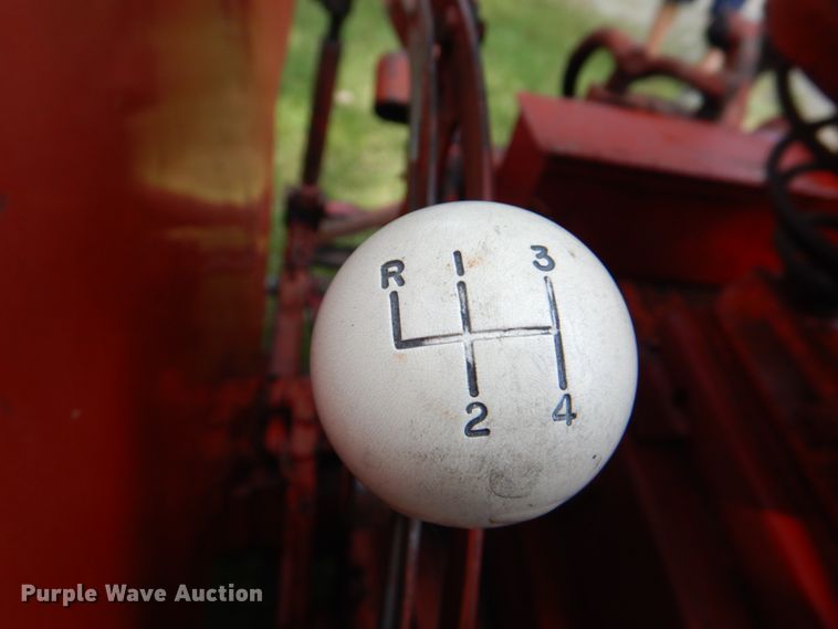 image for item DL0098 International 340 Utility  tractor