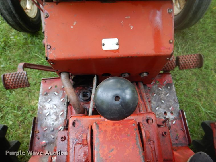 image for item DL0098 International 340 Utility  tractor
