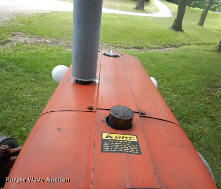 image for item DL0098 International 340 Utility  tractor