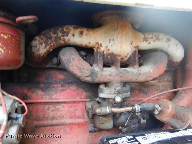 image for item DL0098 International 340 Utility  tractor