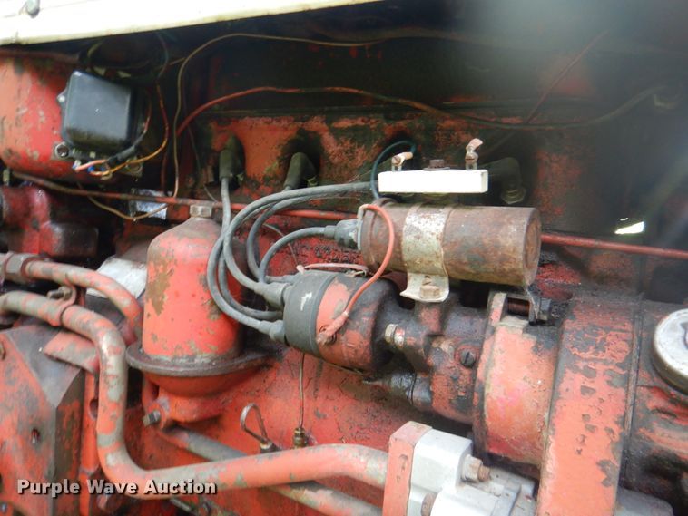 image for item DL0098 International 340 Utility  tractor