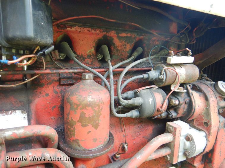 image for item DL0098 International 340 Utility  tractor