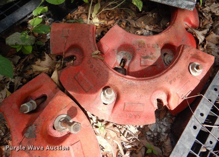 image for item DL0098 International 340 Utility  tractor