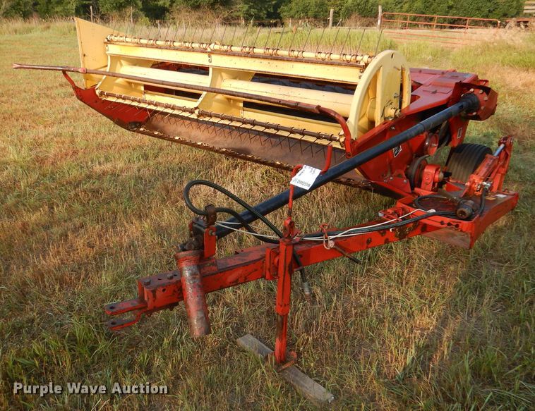 image for item DM0556 1990 New Holland 488  windrower
