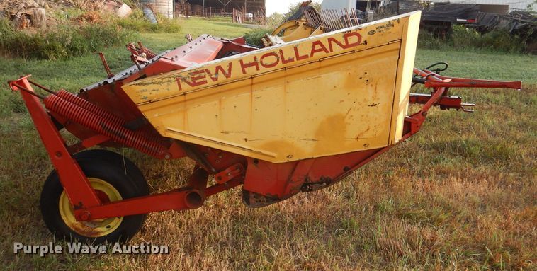 image for item DM0556 1990 New Holland 488  windrower