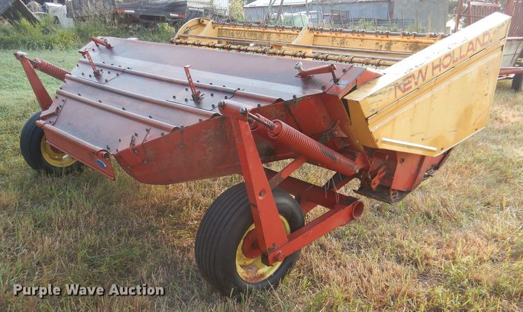 image for item DM0556 1990 New Holland 488  windrower