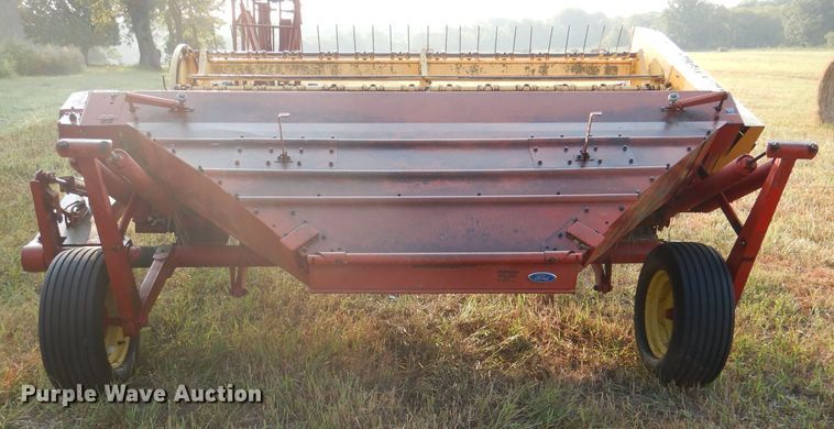 image for item DM0556 1990 New Holland 488  windrower