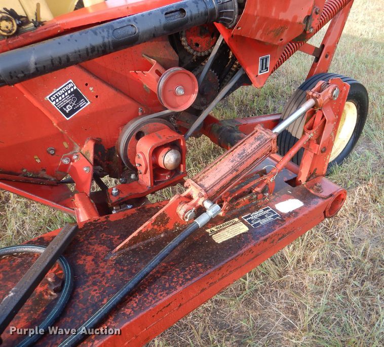image for item DM0556 1990 New Holland 488  windrower