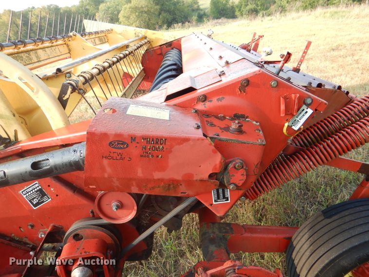 image for item DM0556 1990 New Holland 488  windrower